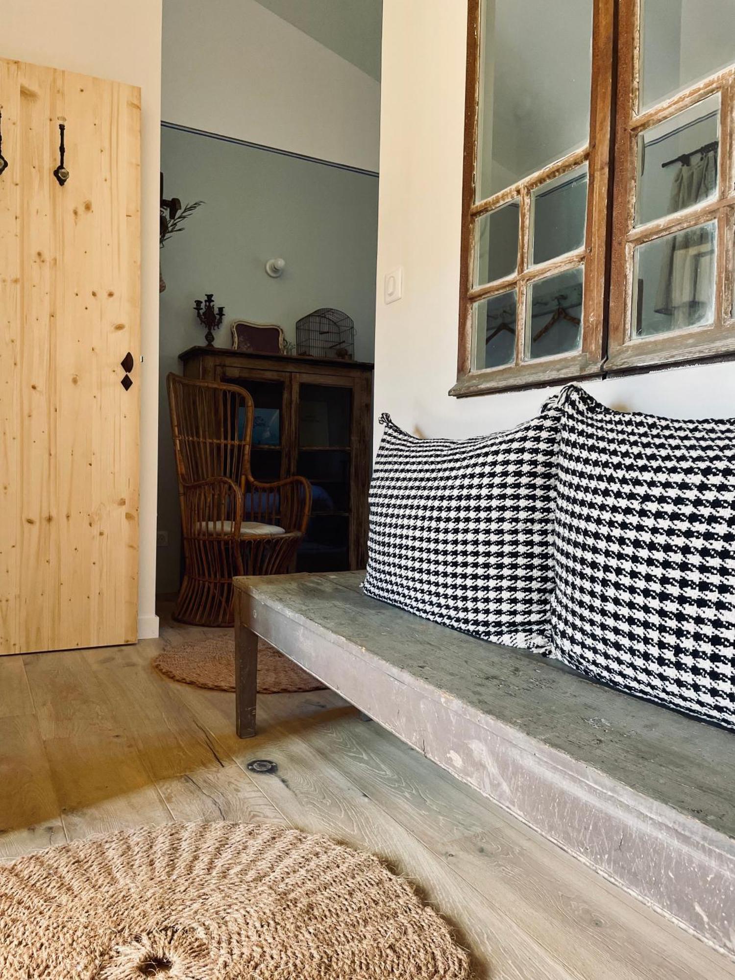 Les Appartements Du Saint Thiers, La Provence Dans Un Coin De La Drome Et L'Esprit D'Une Maison D'Hotes A Saou Luaran gambar