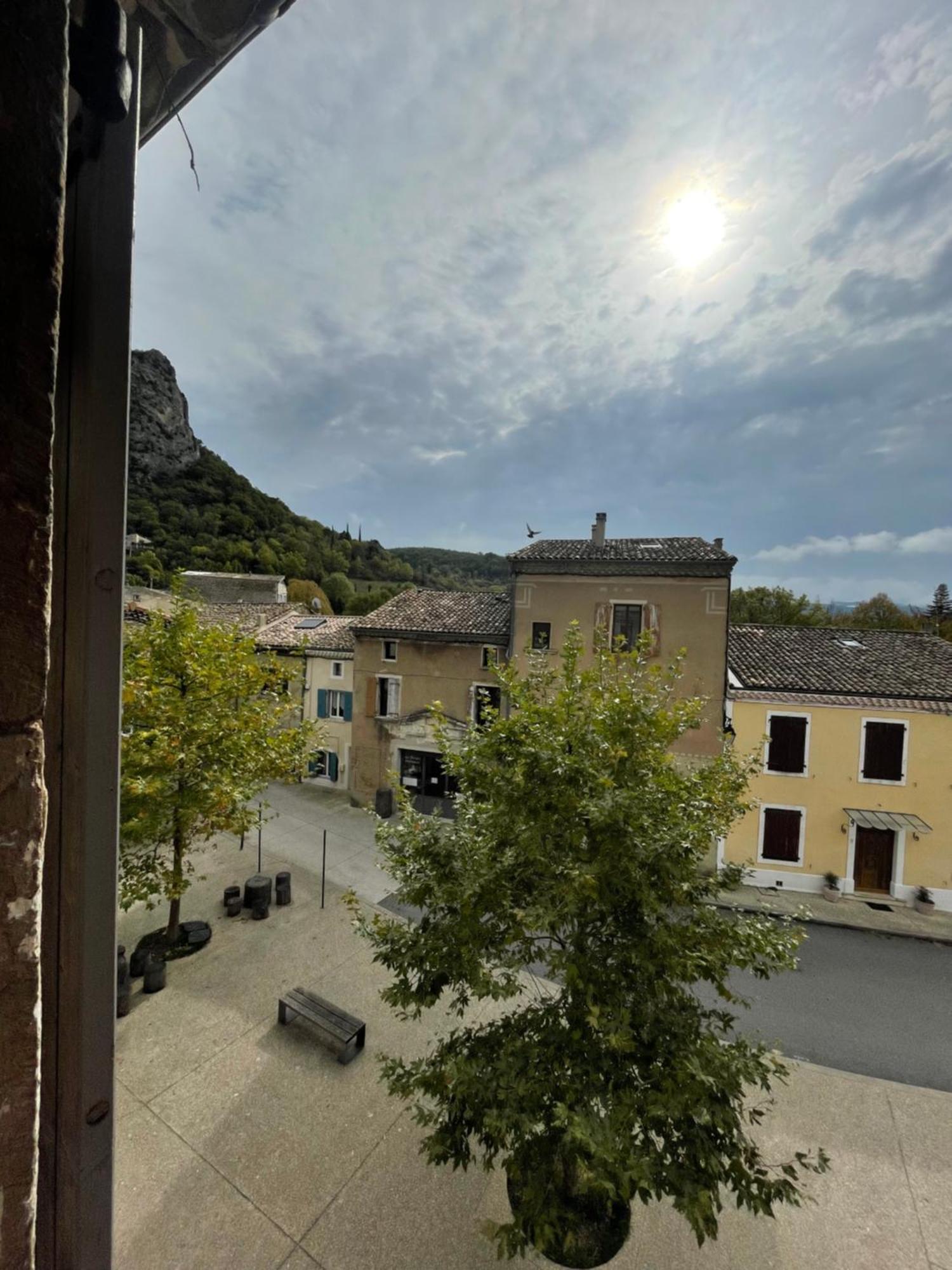 Les Appartements Du Saint Thiers, La Provence Dans Un Coin De La Drome Et L'Esprit D'Une Maison D'Hotes A Saou Luaran gambar